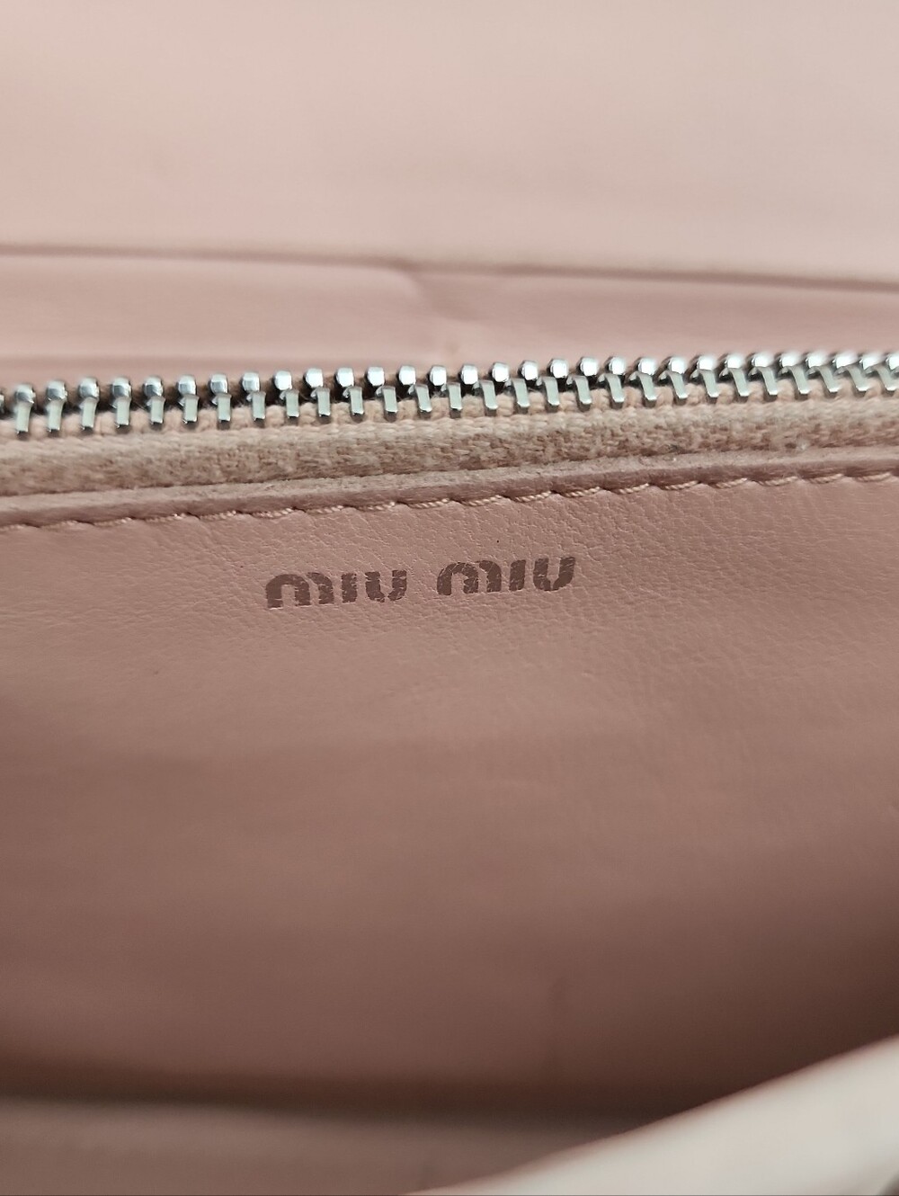 Authentic Light Pink Matelasse Leather Miu Miu Long Bifold Wallet - Picture 7 of 12